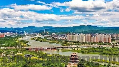 星空boy网体育生-星空下的体育之梦——星空boy与网体育生的共舞
